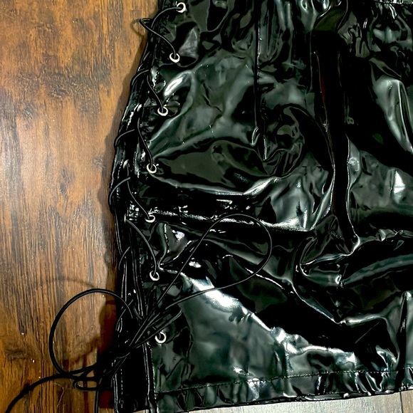 Lace up knot PU leather skirt - Picture 2 of 6